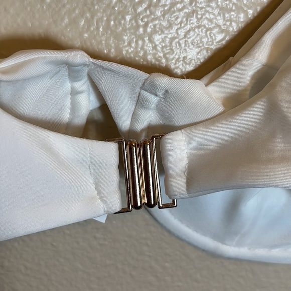 LONG Sleeve White Crop Top - Picture 6 of 8